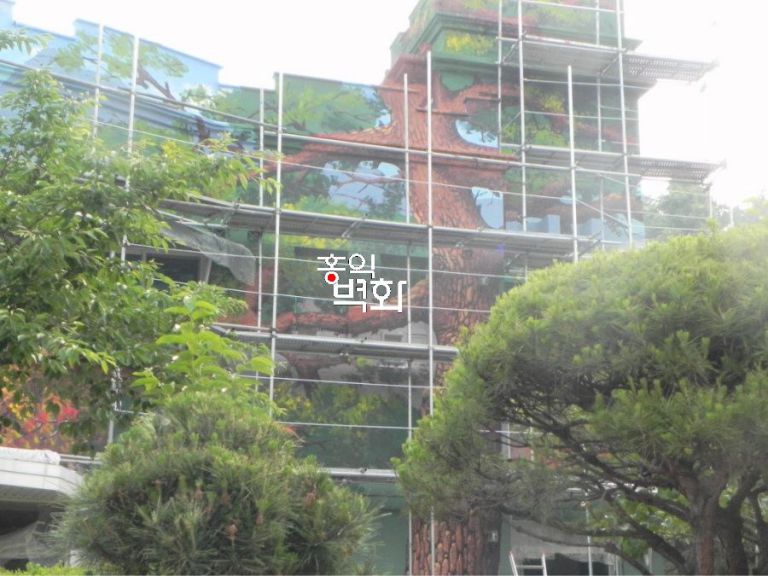 팔공산정상 작업중