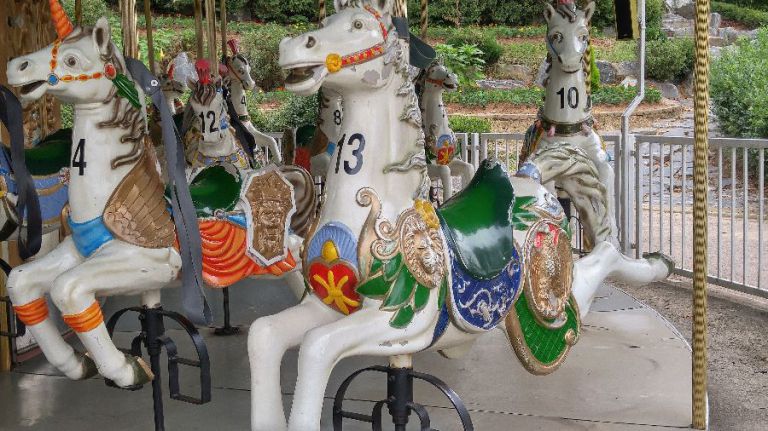 패밀리 공원 회전목마(채색전)